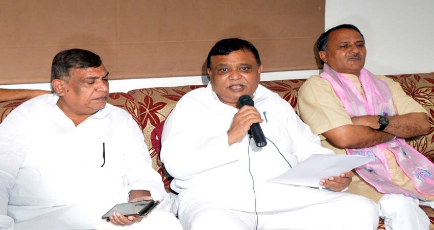 योगी राज के साढे चार साल, विधायकों ने सामने रखा अपनी विधानसभाओं का रिपोर्ट कार्ड योगी राज के साढे चार साल, विधायकों ने सामने रखा अपनी विधानसभाओं का रिपोर्ट कार्ड